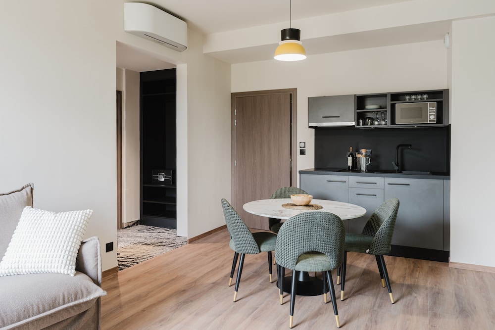 Apartment photo 2