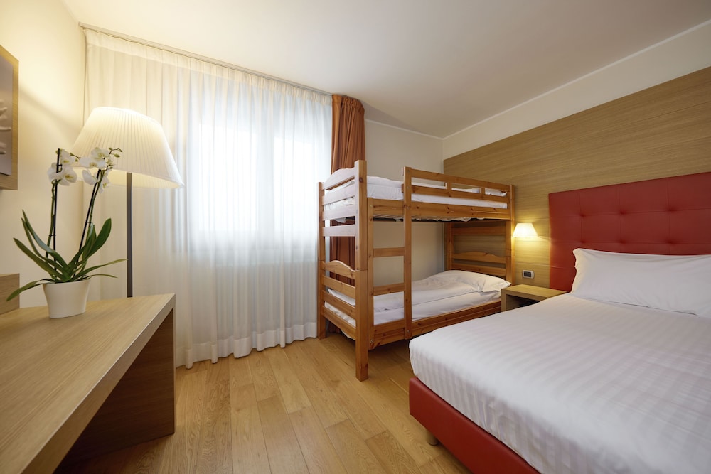 Standard Quadruple Room photo 3