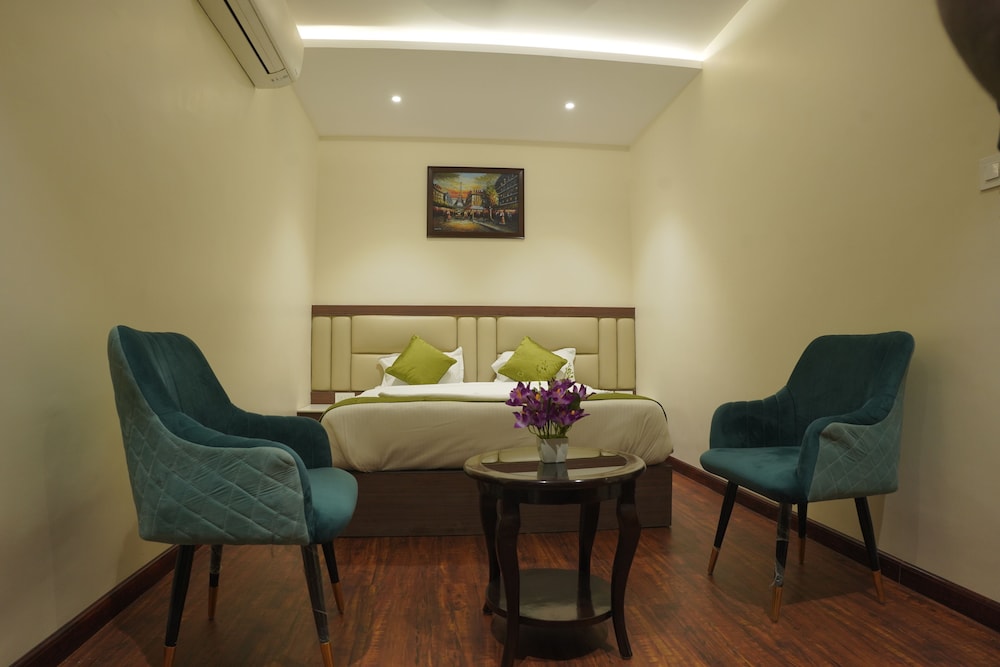Deluxe Room - Photo 4