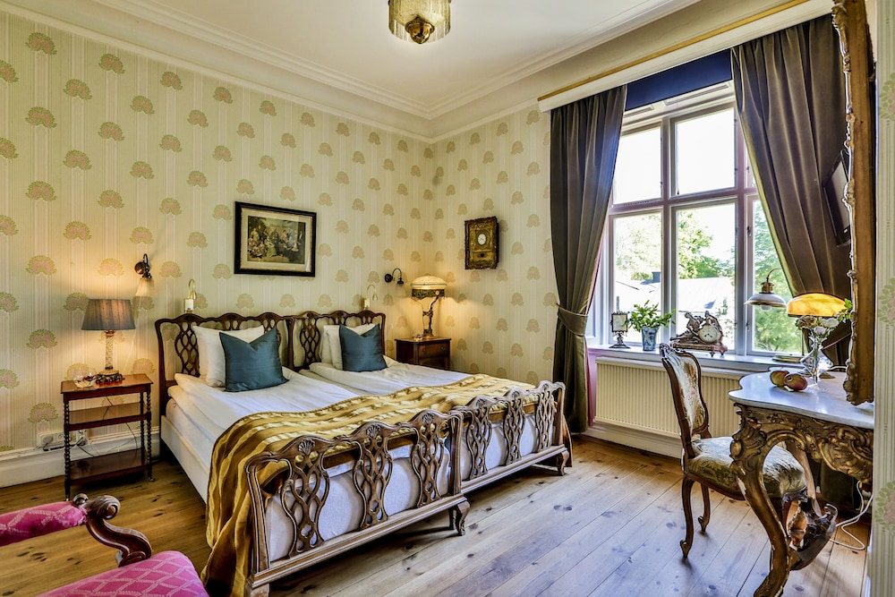 Classic Double or Twin Room - with a walk