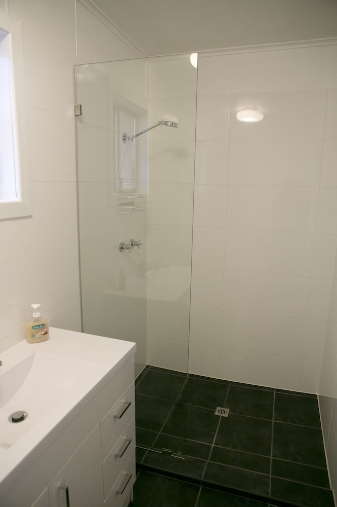 House, 3 Bedrooms photo 2