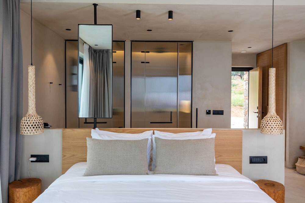 Junior Suite, 1 Bedroom, Private Pool, Sea View - Photo 4