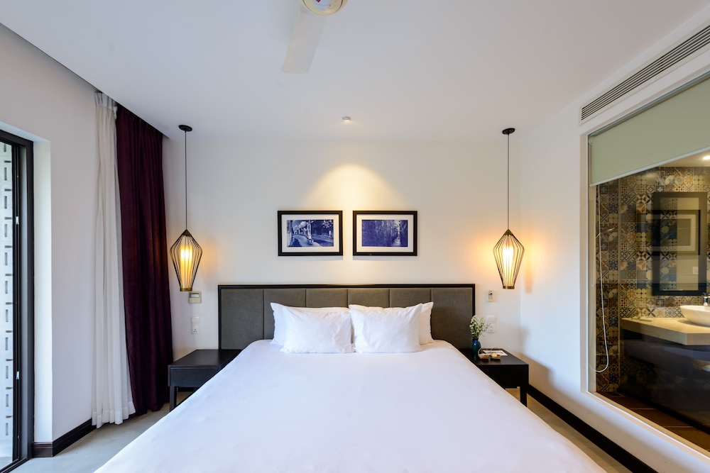 Deluxe Double or Twin Room, Balcony, Poolside photo 3