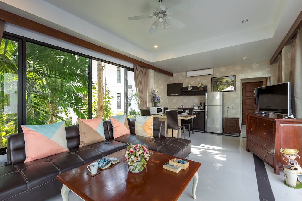 Poolside Villa - Photo 12