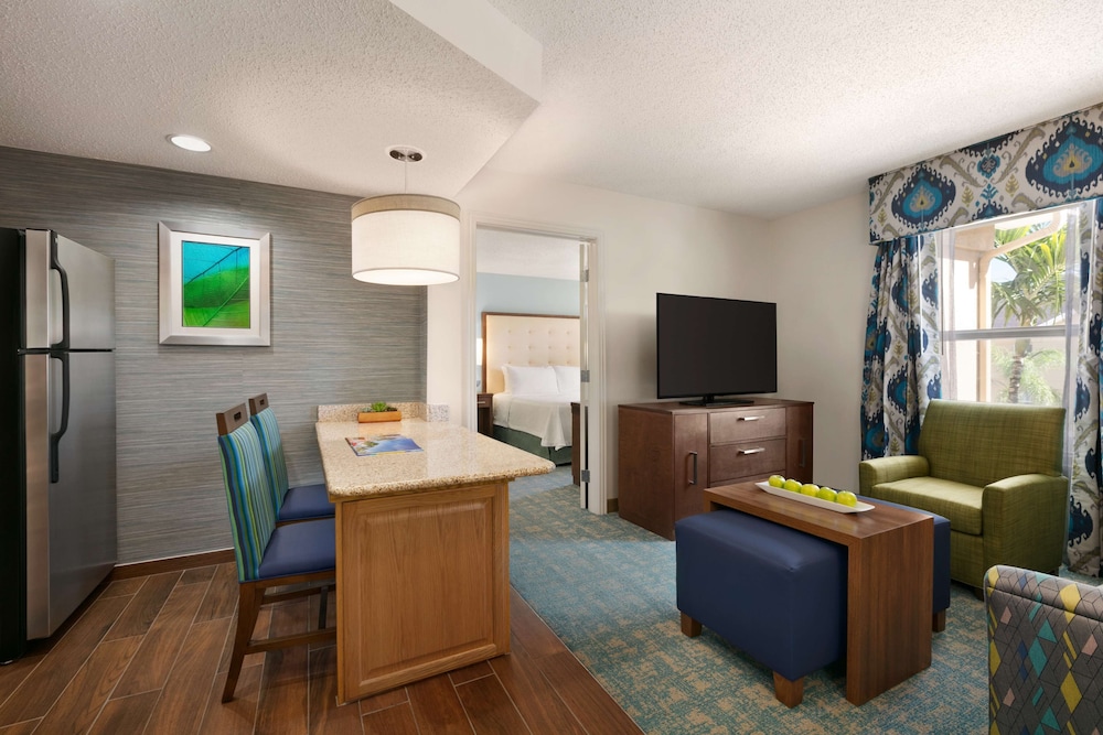 Suite, 1 King Bed, Pool View - Photo 2
