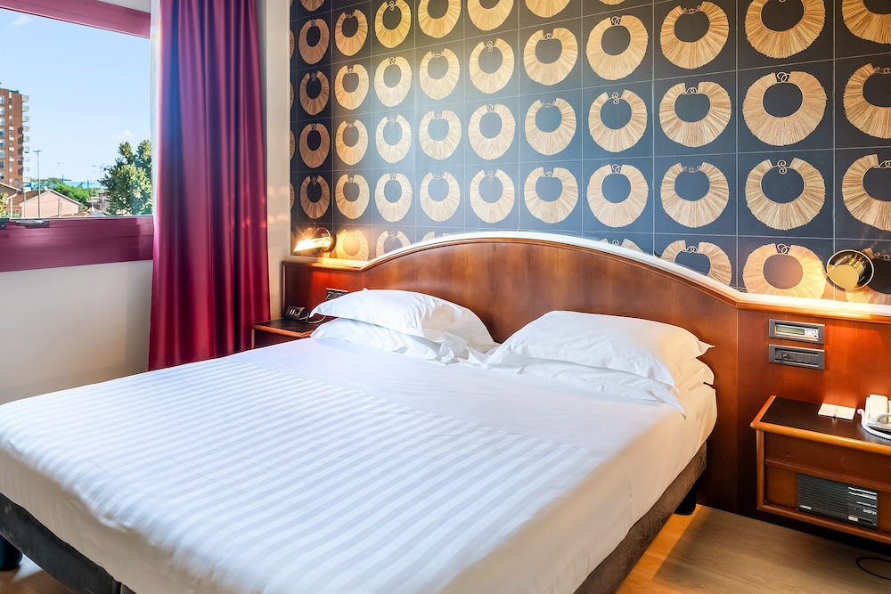 Classic Double Room Single Use, 1 King Bed