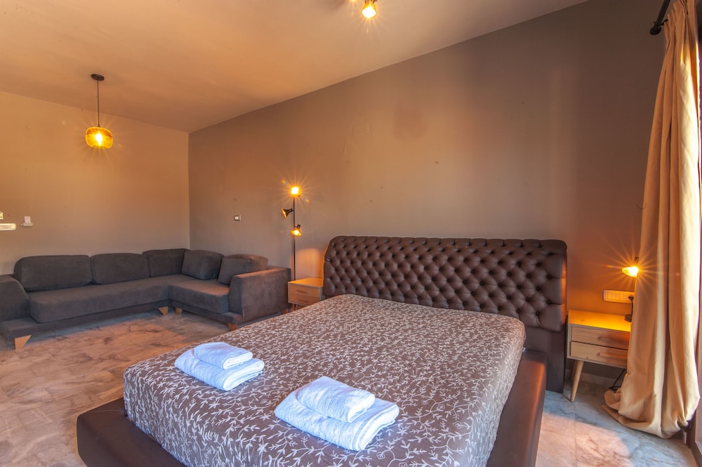 Triple Room, Balcony