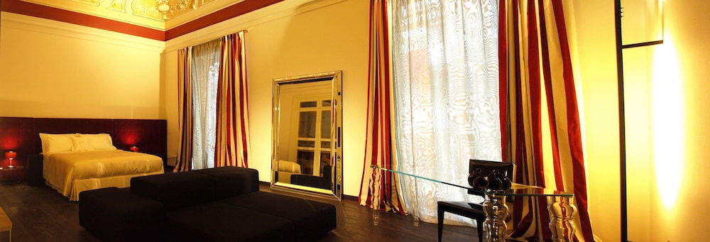 Luxury Suite, City View - Photo 5