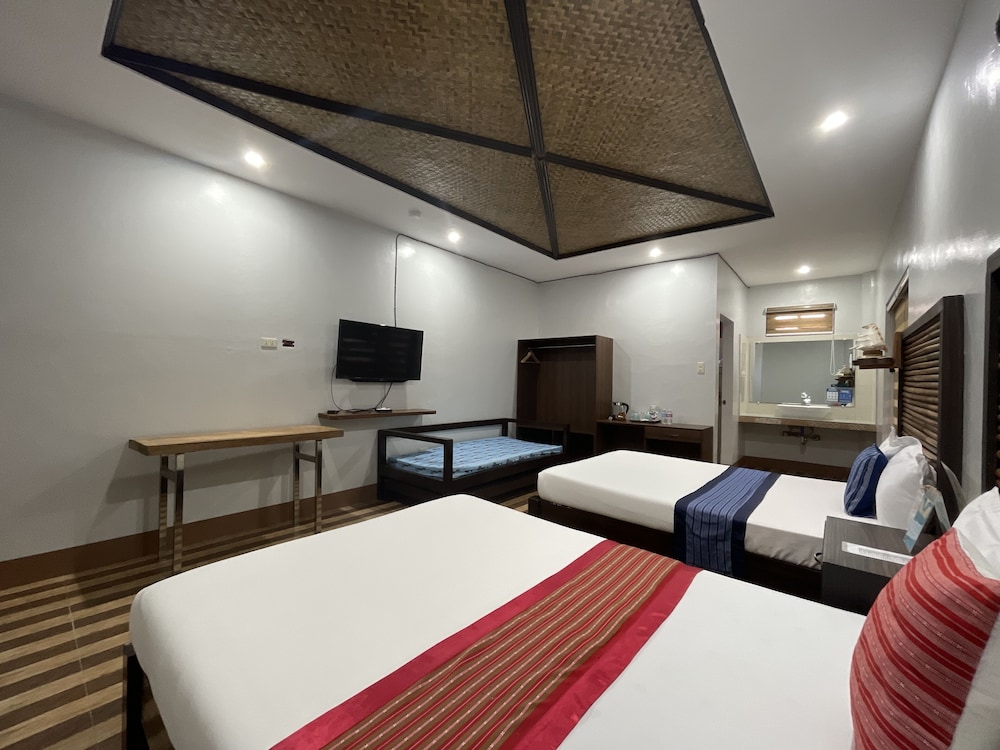 Premier Triple Room photo 2