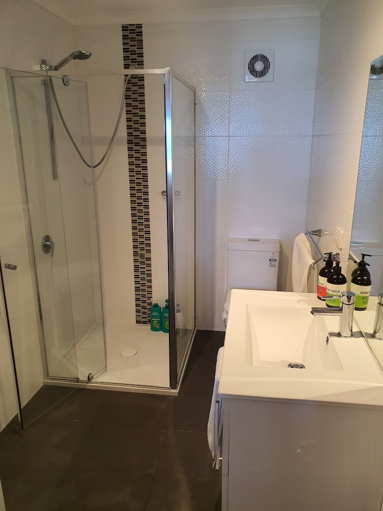Exclusive Quadruple Room, 1 Bedroom, Kitchenette, Beach View photo 3