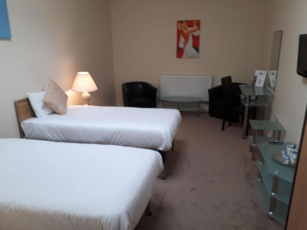 Standard Twin Room - Photo 2