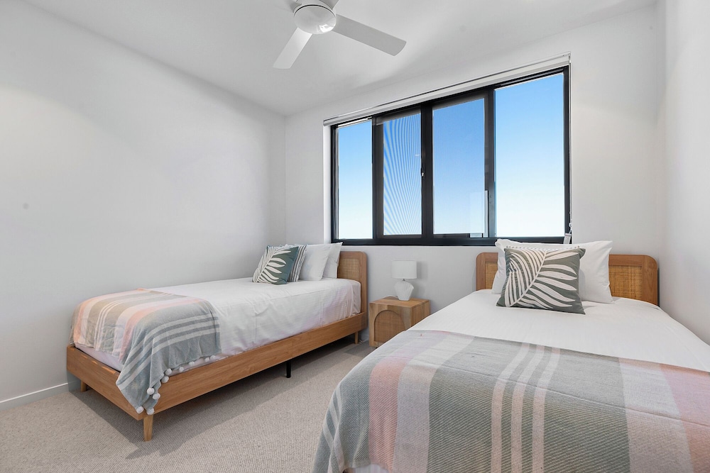 Deluxe Apartment, 2 Bedrooms, Partial Ocean View photo 3