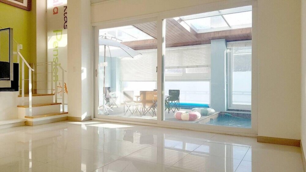 Room (Pool Villa E)