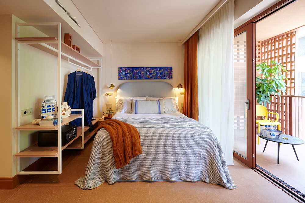 The Loom Attic Suite 403 photo 2
