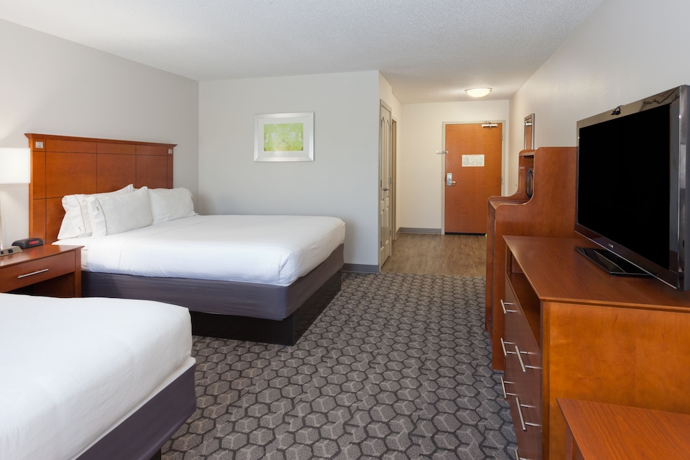 Standard Room, 2 Queen Beds - Photo 1
