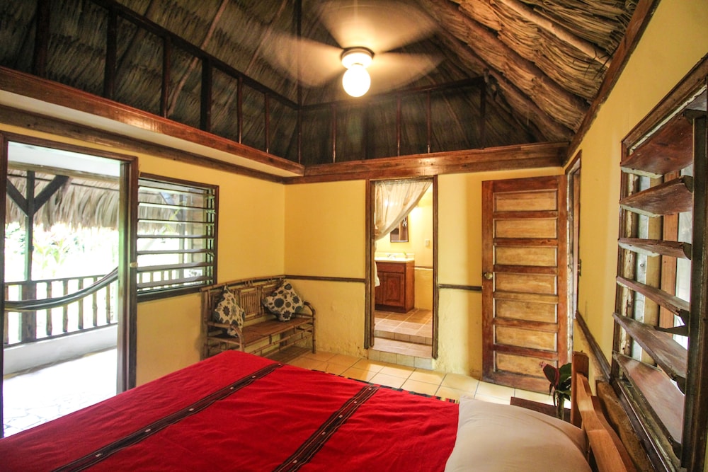 Comfort Cabin, Multiple Beds, Private Bathroom, Garden View photo 3