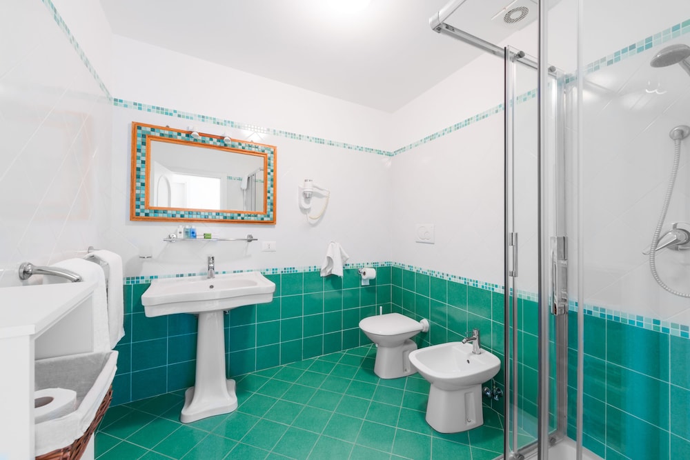 Economy Room with private external bathroom photo 3