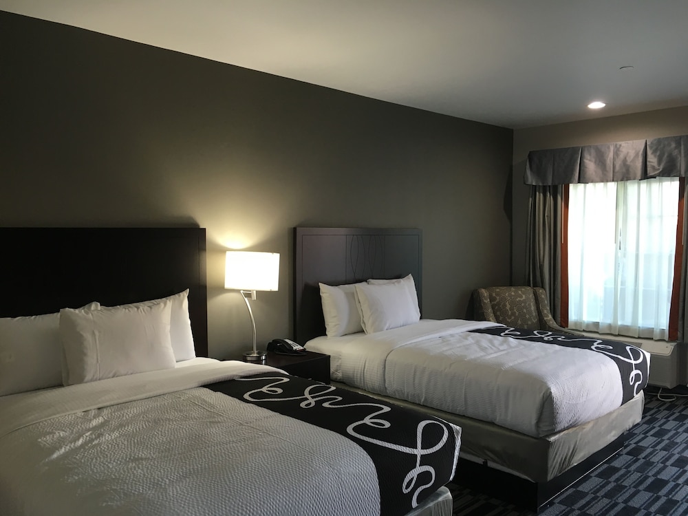 Basic Double Room, 2 Double Beds photo 2