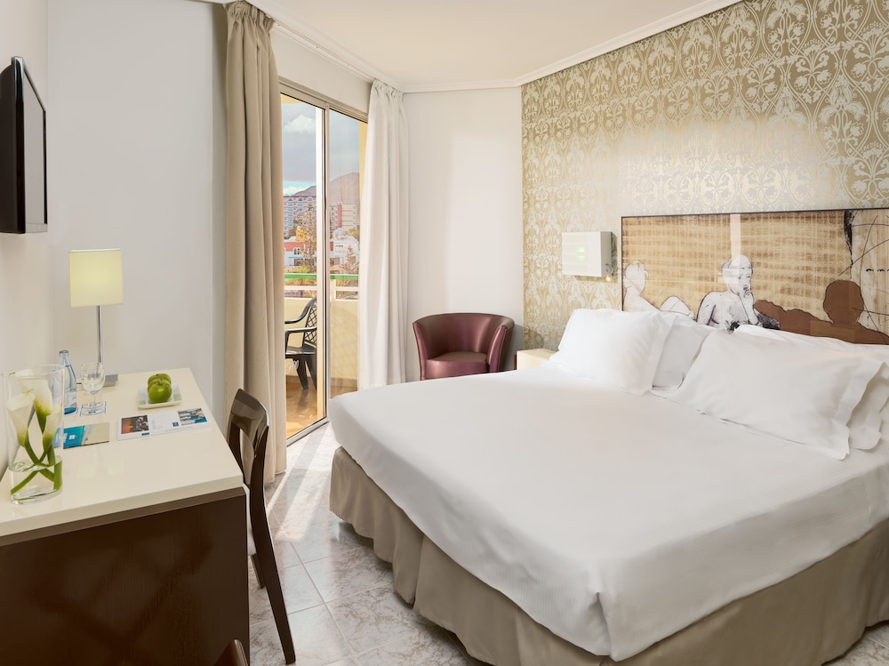 Double Room (2 Adults)