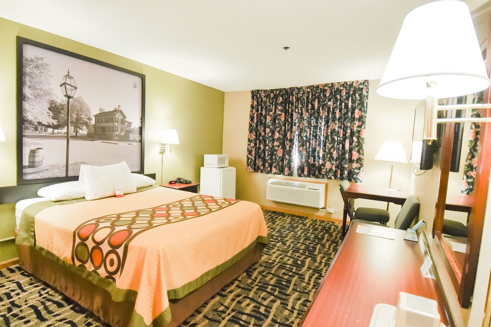 Standard Room, 1 Queen Bed - Photo 1