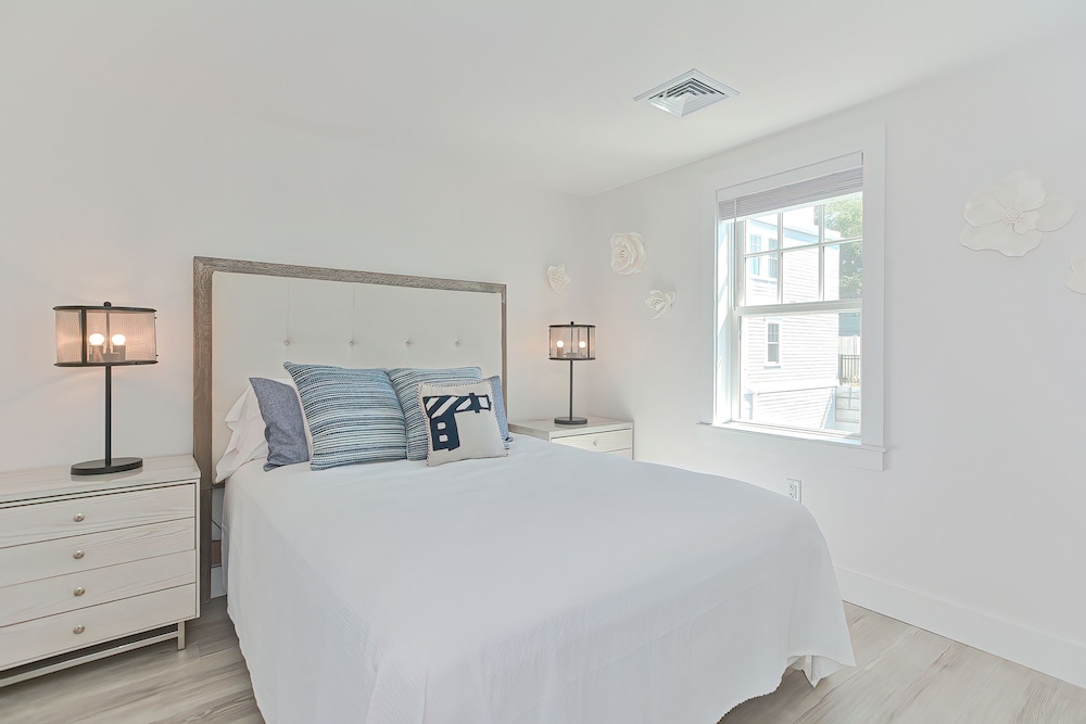Luxury Condo, 1 Bedroom, Courtyard View (216) photo 2