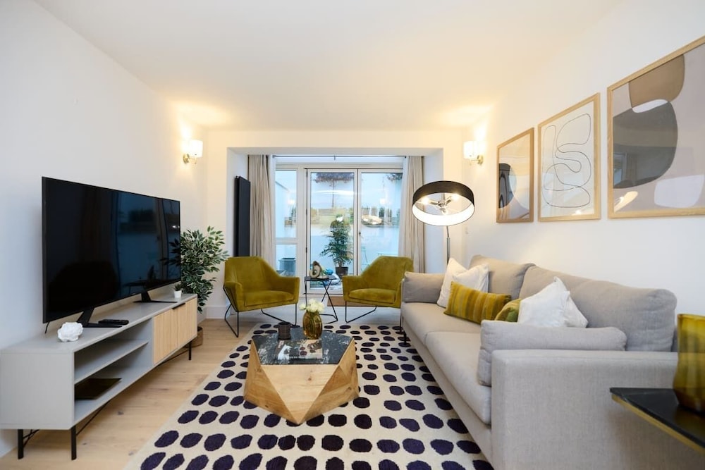 Apartment (2 Bedrooms)