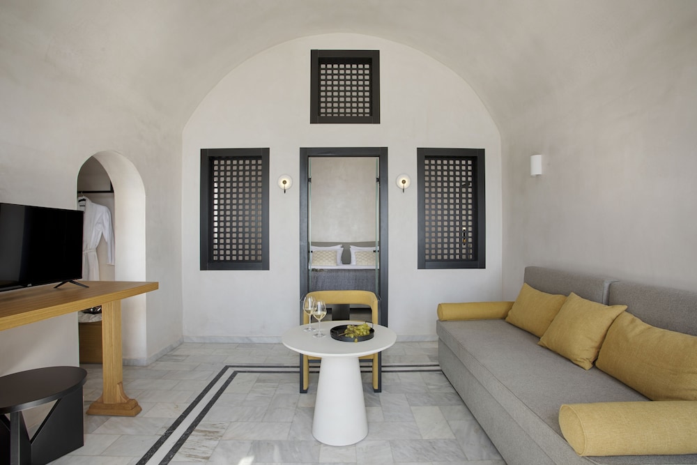 Suite, Jetted Tub, Caldera & Sea View (VIP) - Photo 5