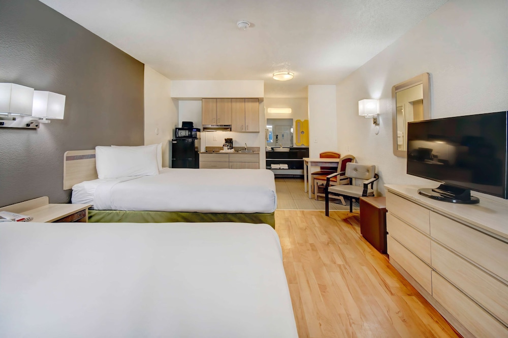 Deluxe Room, 2 Double Beds, Non Smoking, Kitchenette