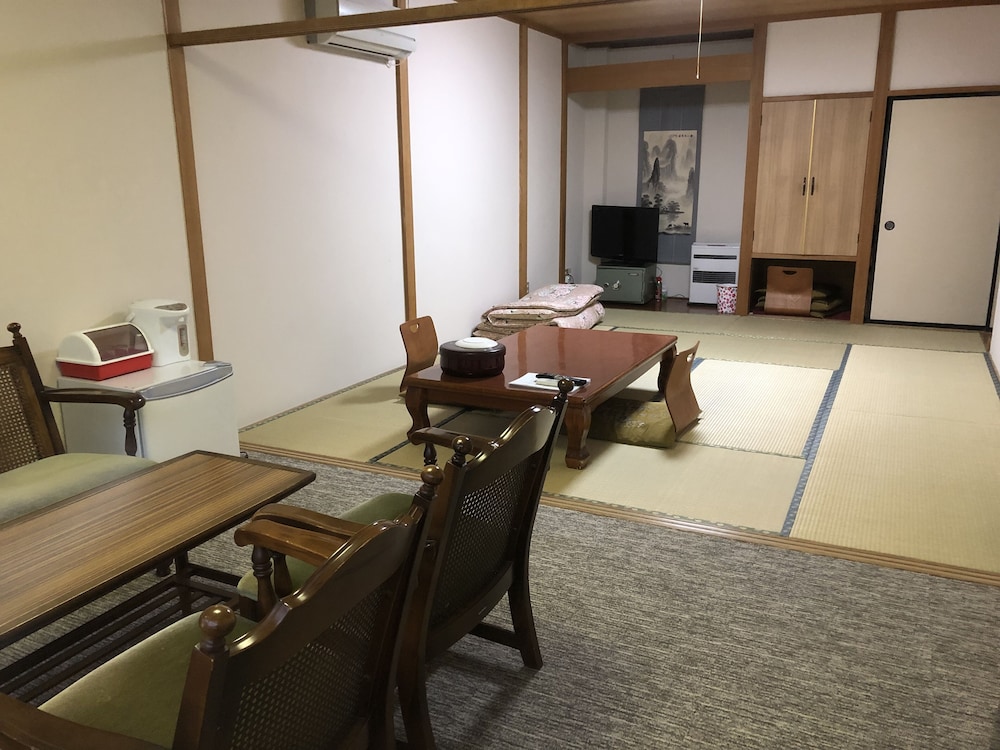 Japanese Style Standard Room for 4 guests with Private Toilet photo 2