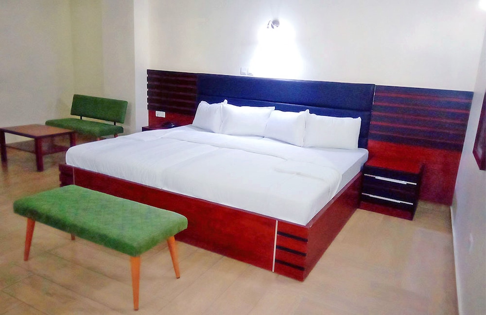Business Suite photo 1