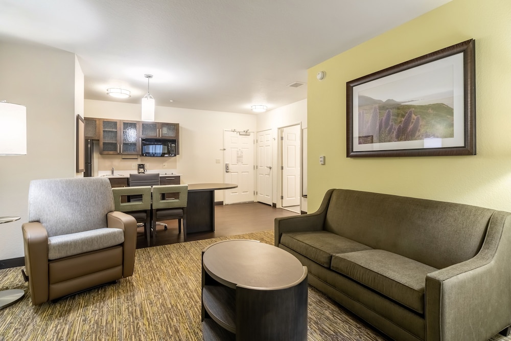 Suite, 1 Bedroom - Photo 2
