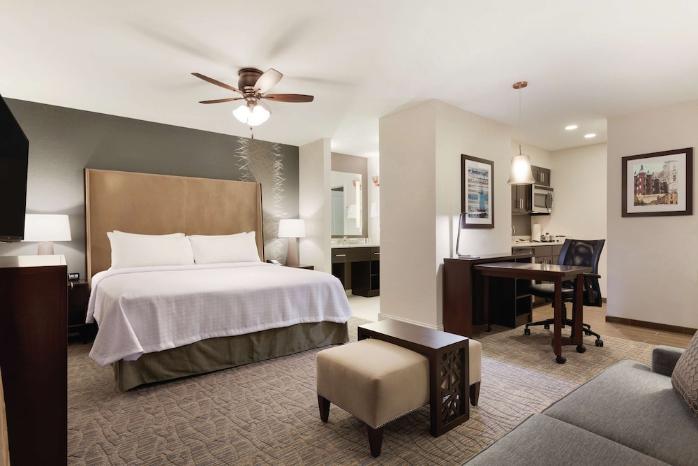 Studio, 1 King Bed, Accessible, Bathtub