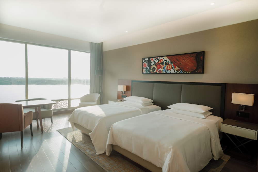 Room, 2 Twin Beds (Club Access, Backwater View) photo 2