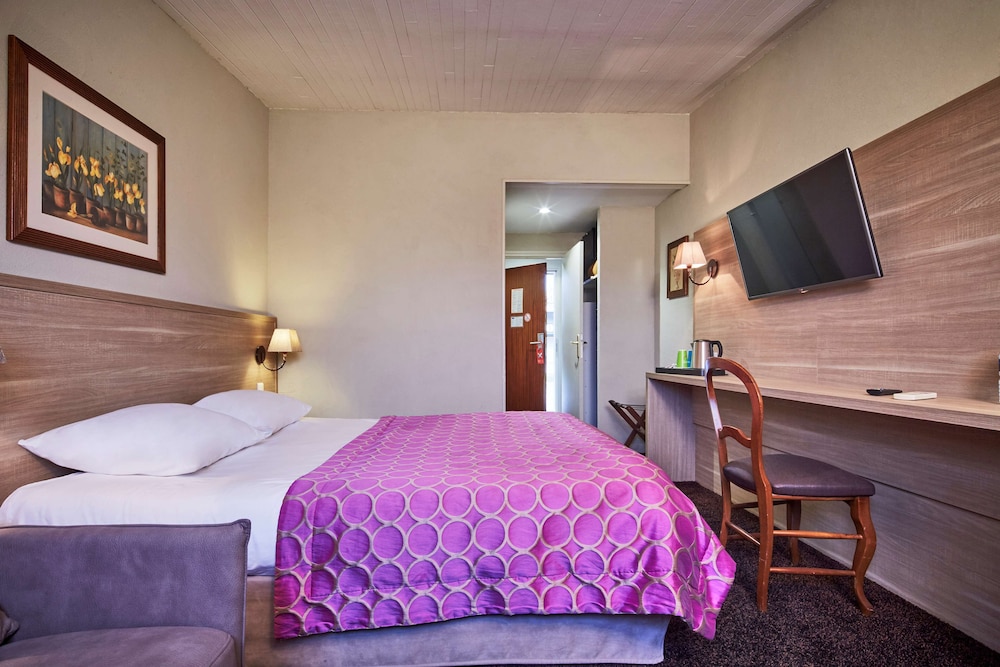Standard Room, Multiple Beds photo 2