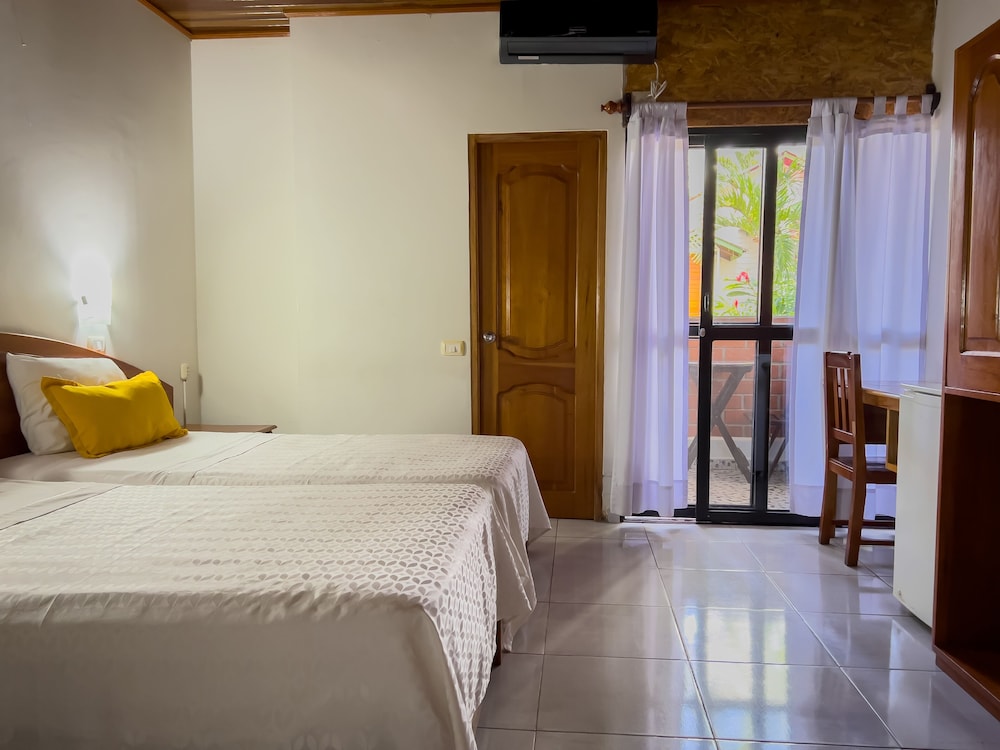 Triple Room, 3 Twin Beds photo 2