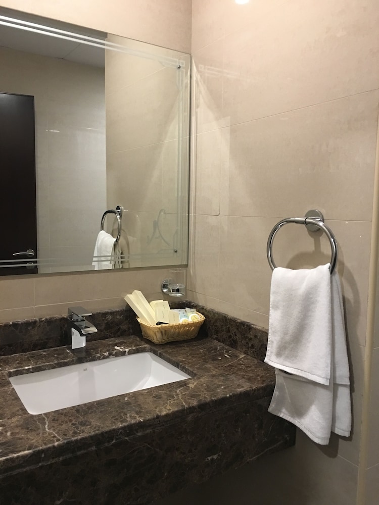 Executive Suite photo 2