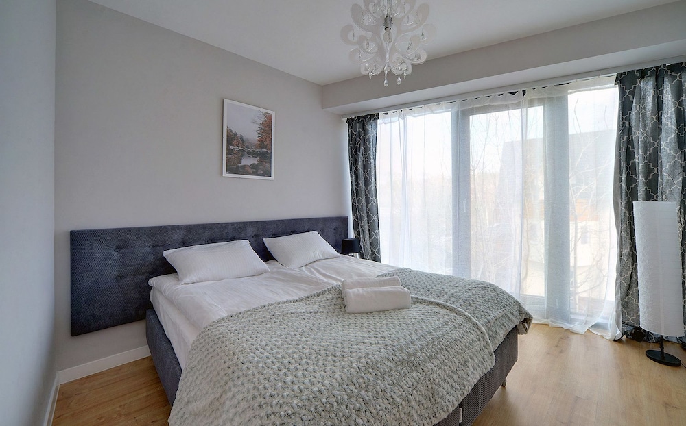 Apartment (3F/9)