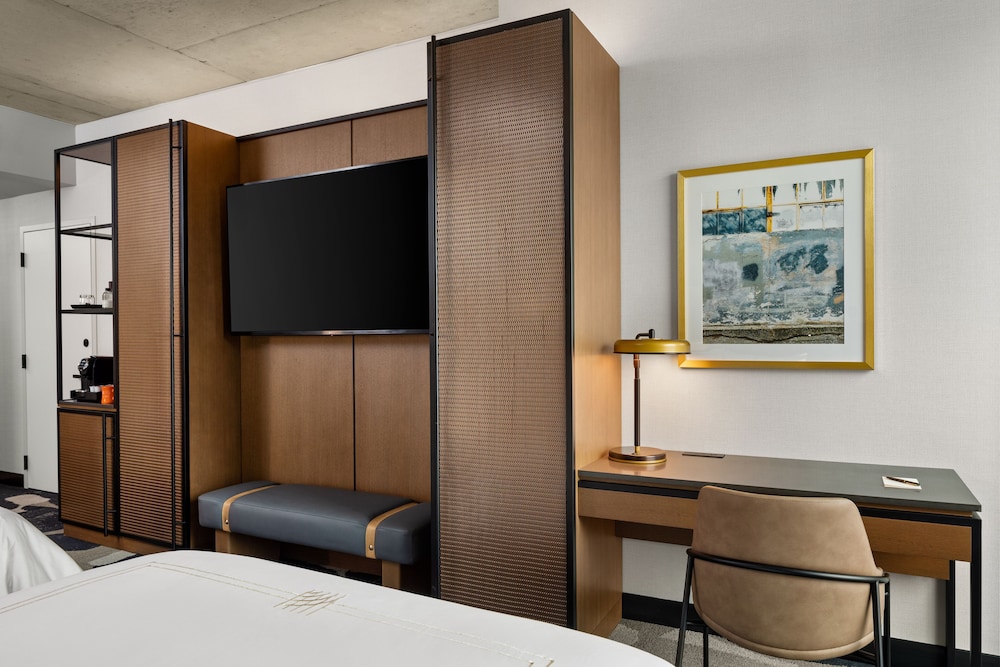 Deluxe Room, 2 Queen Beds - Photo 2
