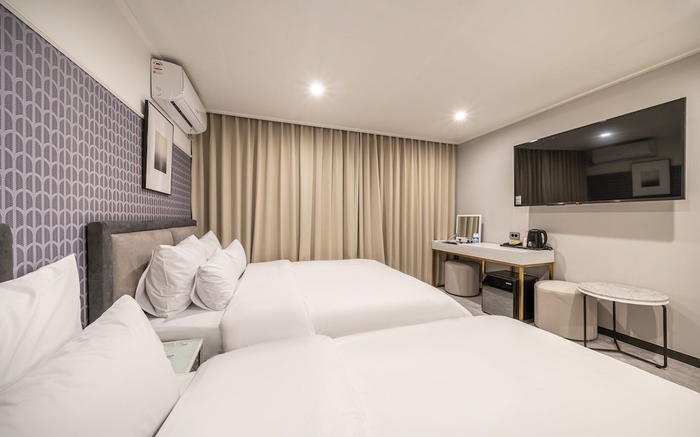 Room (Deluxe Twin - Starbucks Coffee PKG (N) - Photo 12
