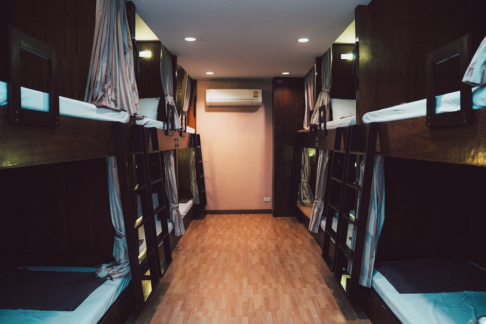 12 Bed Mixed Dormitory Room photo 1