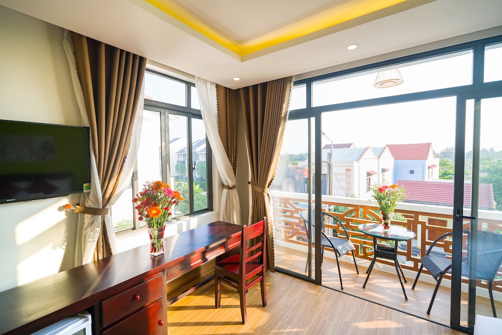 Grand Deluxe Double With Balcony - Photo 13