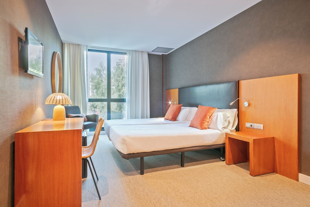 Standard Double or Twin Room - Photo 6