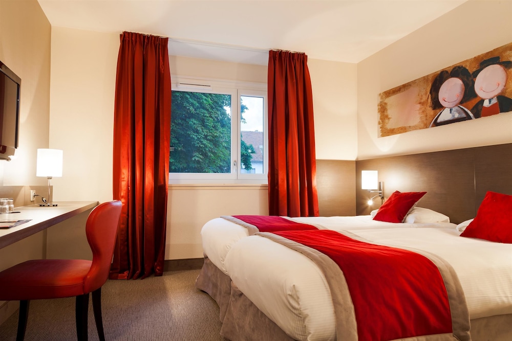 Standard Room, 3 Twin Beds - Photo 1