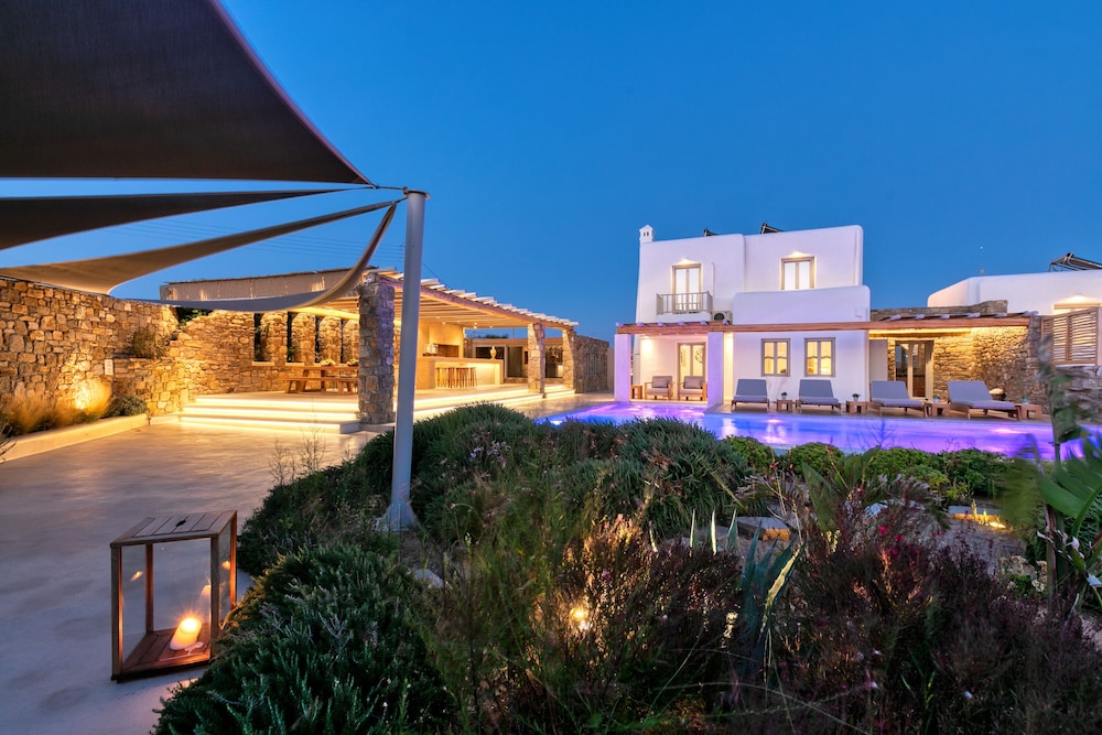 Exclusive Villa, 4 Bedrooms, Sea View (M One) - Photo 18