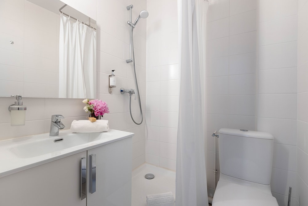 Standard Double Room - Photo 7