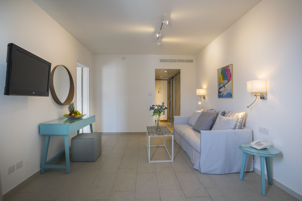 Superior Suite, Partial Sea View