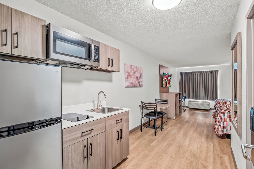 Suite, Non Smoking, Kitchenette (2 King Beds), photo 6