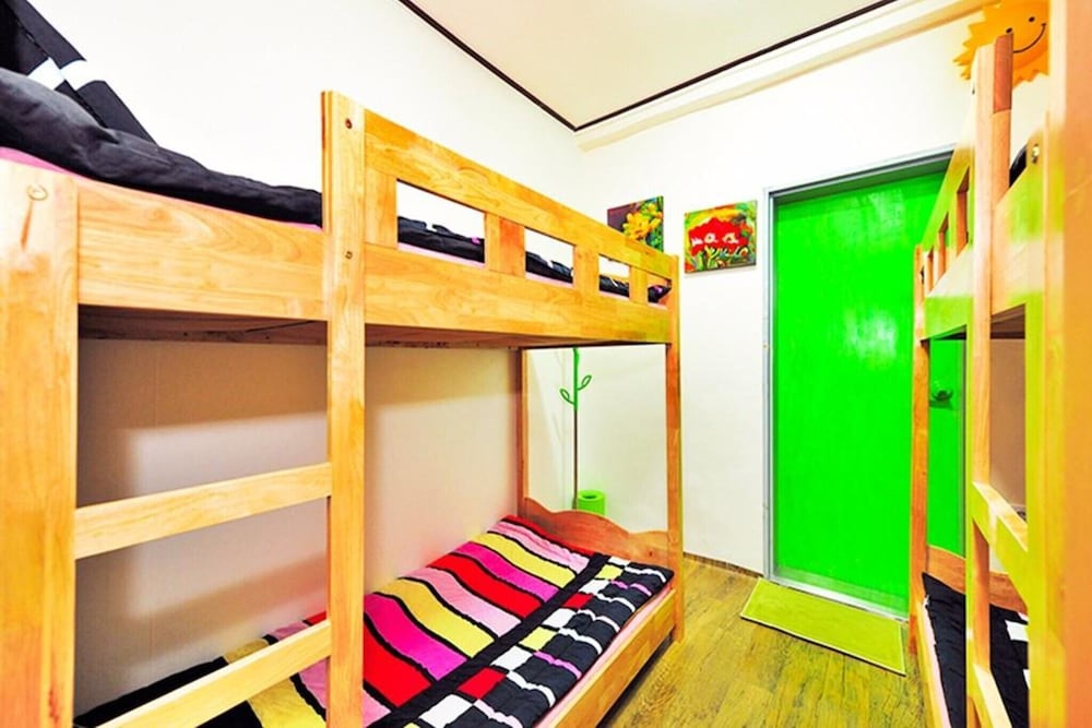 Room (3 person room (Last check-in : 22:00))