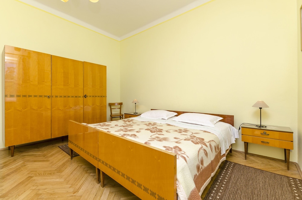 Apartment (A1)