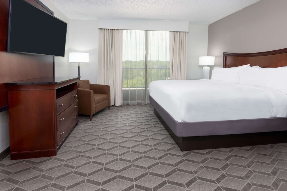 Suite, Accessible, Non Smoking - Photo 2
